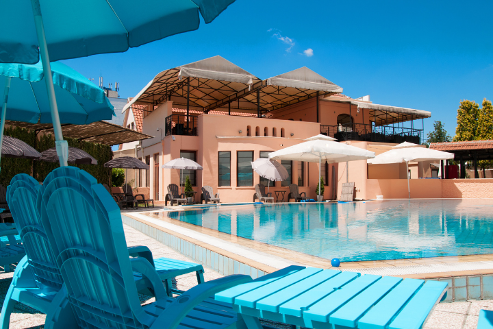 online reputation management for hotels floating CTA